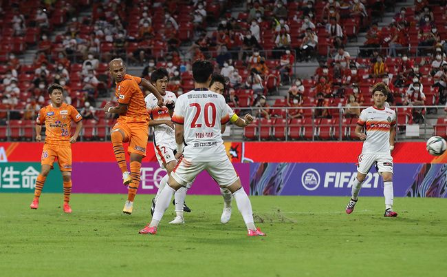 Màn đụng độ gay cấn Nagoya Grampus vs Shimizu S-Pulse