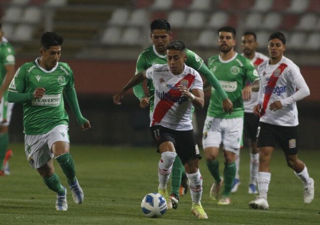 Màn đụng độ gay cấn Audax Italiano vs Curico Unido