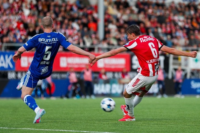 Màn đụng độ gay cấn Stromsgodset vs Tromso IL