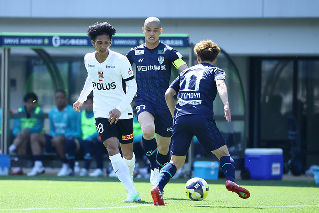 Màn đụng độ gay cấn Kashima Antlers vs Avispa Fukuoka