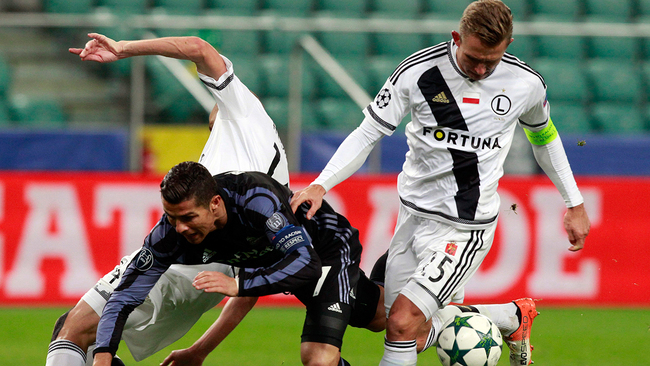 Màn đụng độ gay cấn Legia Warszawa vs AEK Larnaca