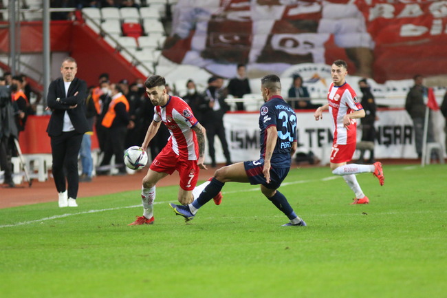 Màn đụng độ gay cấn Trabzonspor vs Antalyaspor